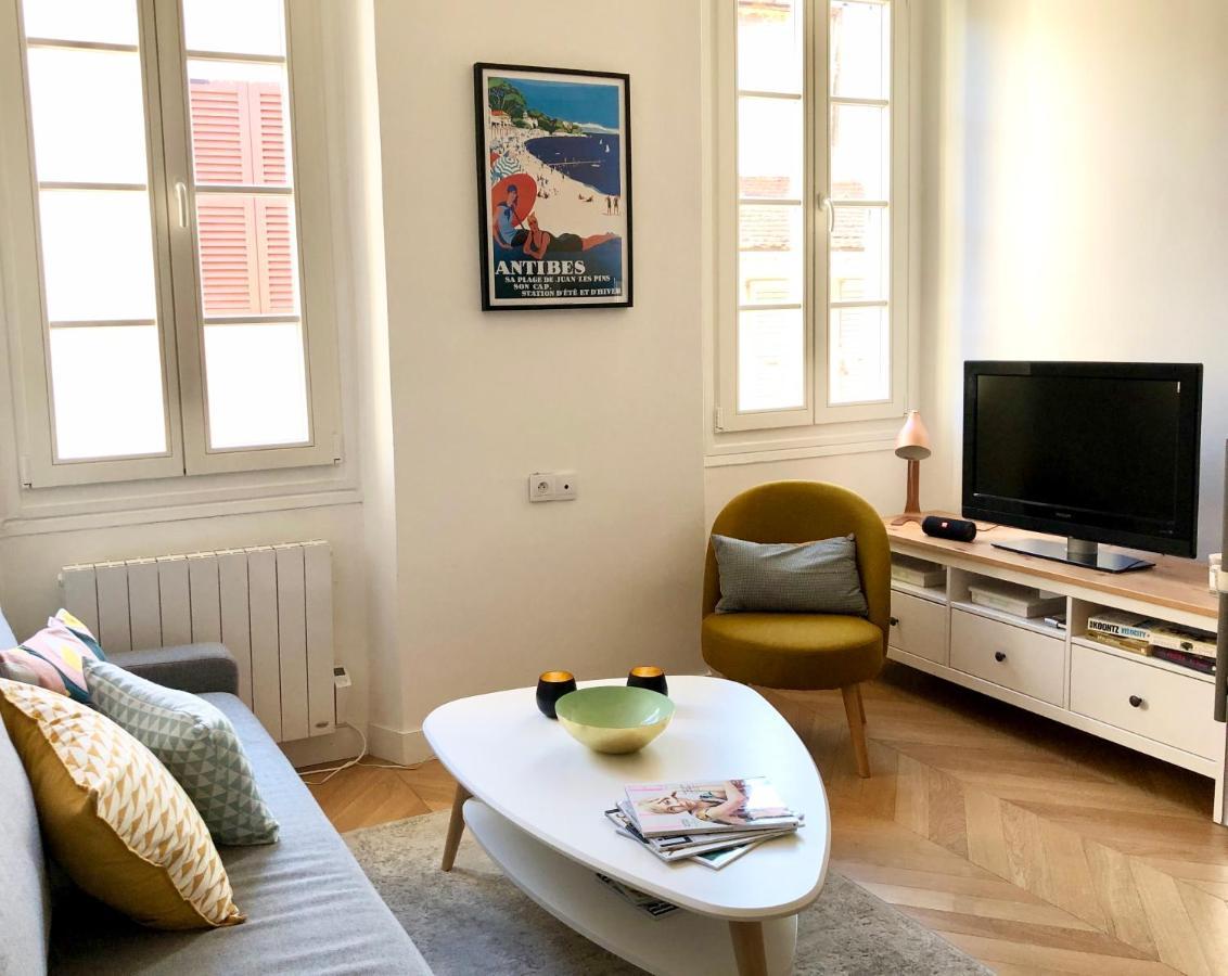 Charming And Modernly Designed 2 Bedroom - Old Town Antibes Buitenkant foto