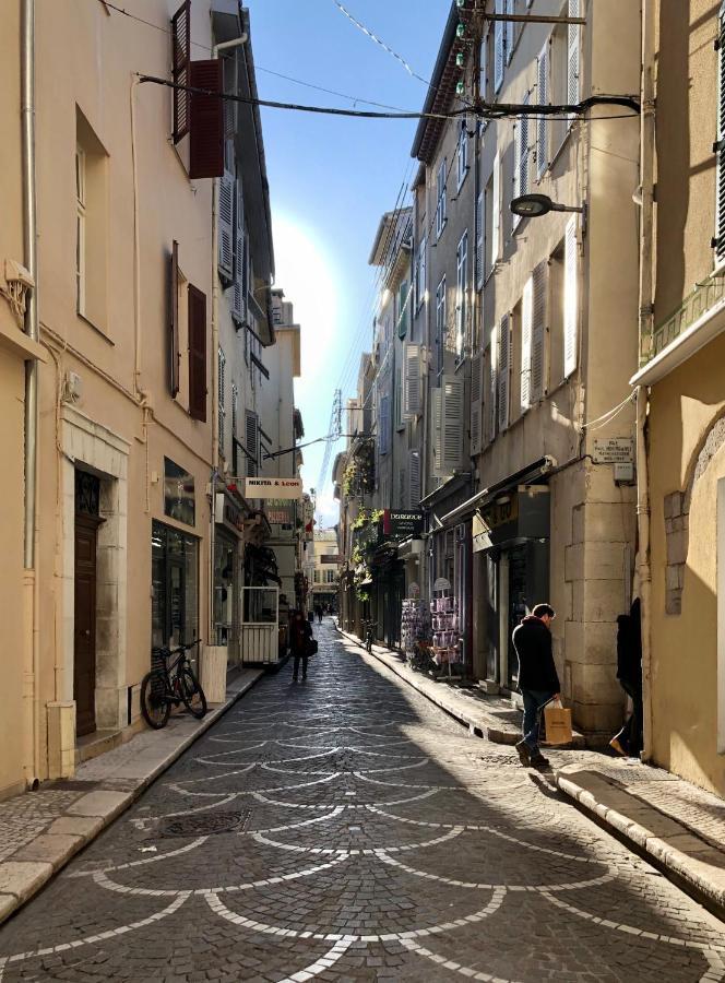 Charming And Modernly Designed 2 Bedroom - Old Town Antibes Buitenkant foto